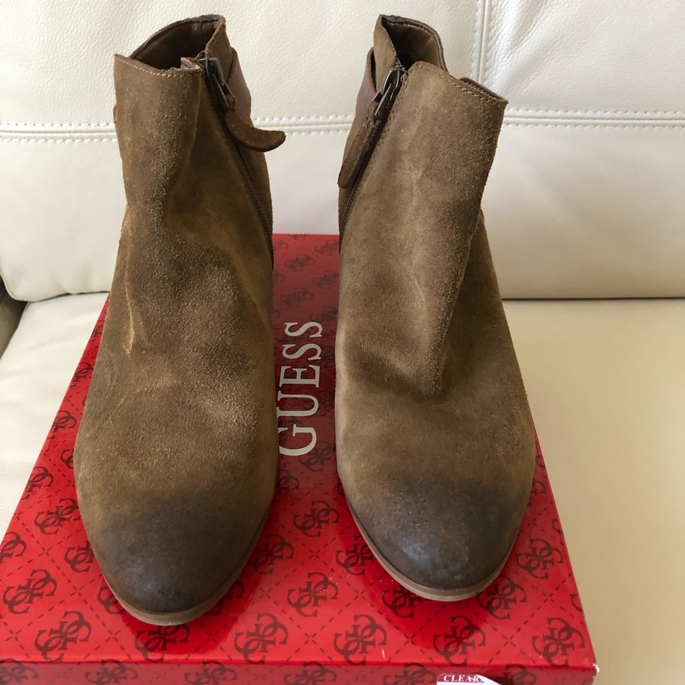 Guess medium brown suede ankle boots. Beira